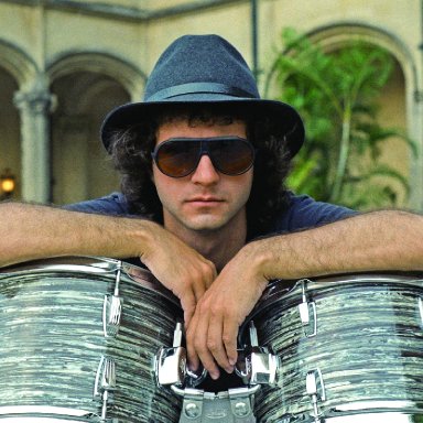 SCOTTMCLEANROCKANDROLLKARMA_photograph1of3_